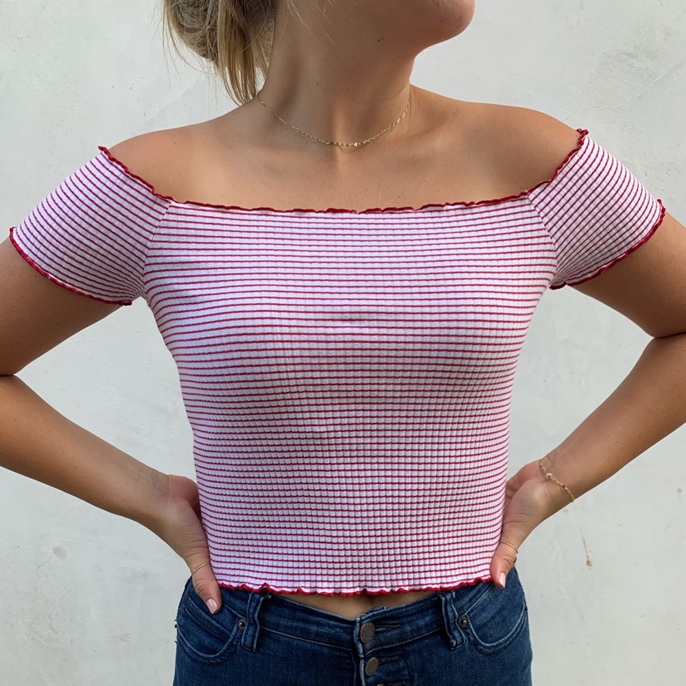 Off The Shoulder Hemmed Ruffle Crop Top